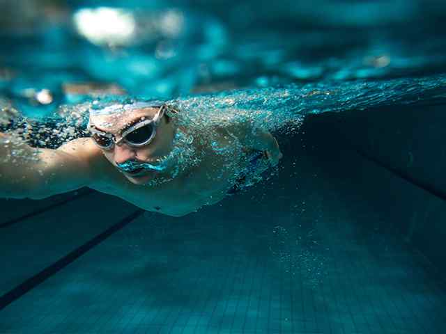 https://www.piscinaolimpionicabologna.it/wp-content/uploads/2017/10/inner_classes_08.jpg